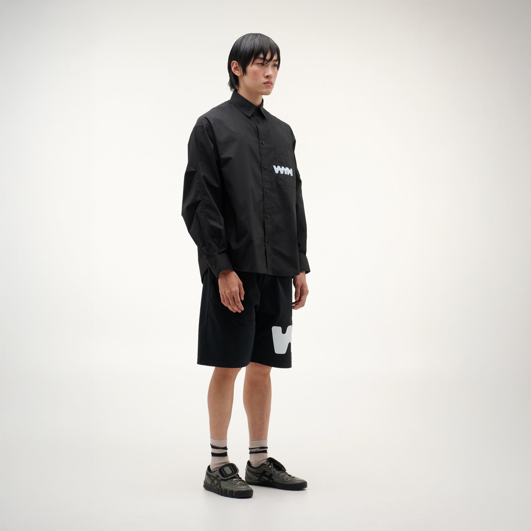 เสื้อเชิ้ตแขนยาวผู้ชาย ทรงโอเวอร์ไซส์