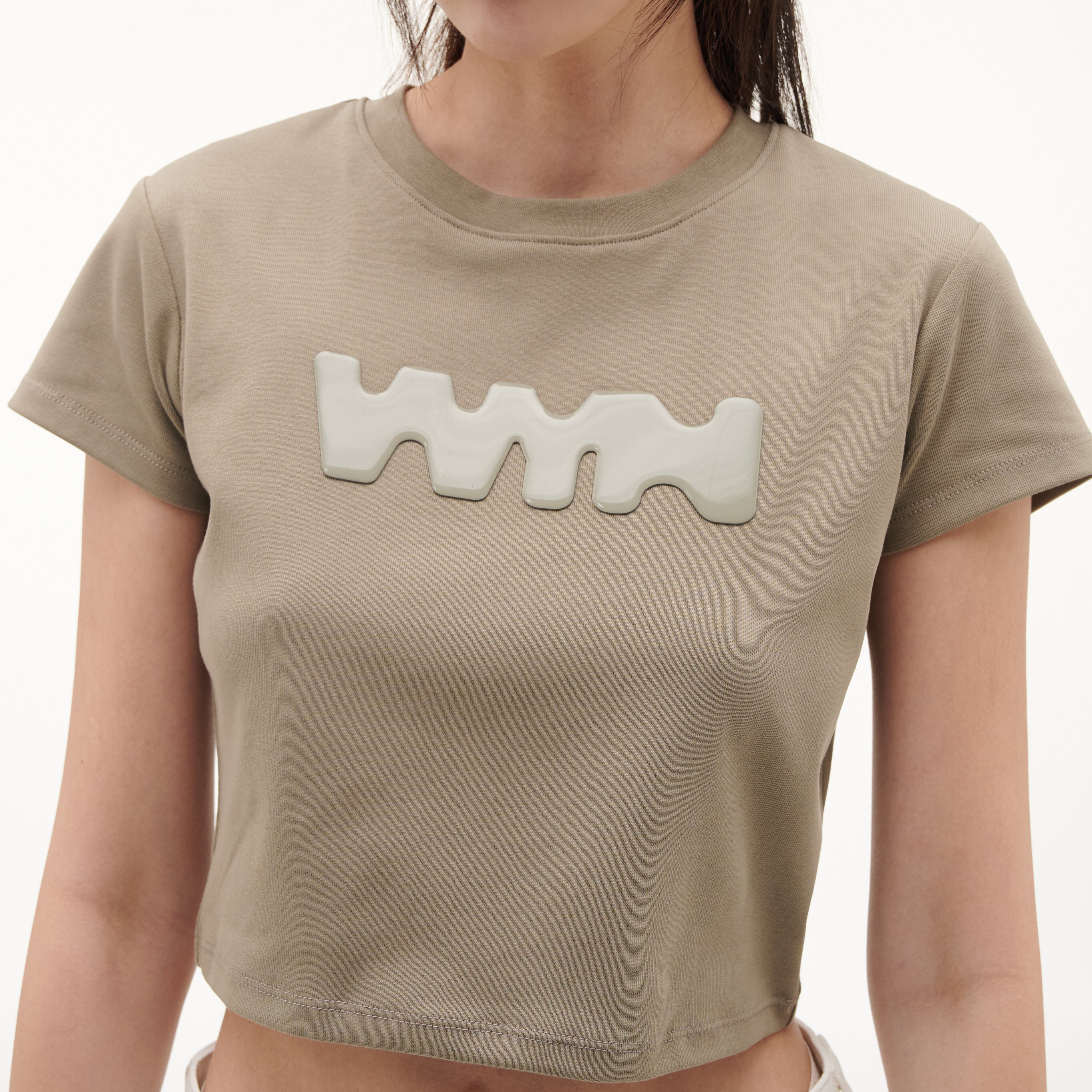 เสื้อยืดแขนสั้นสำหรับผู้หญิง ทรง BABY TEE