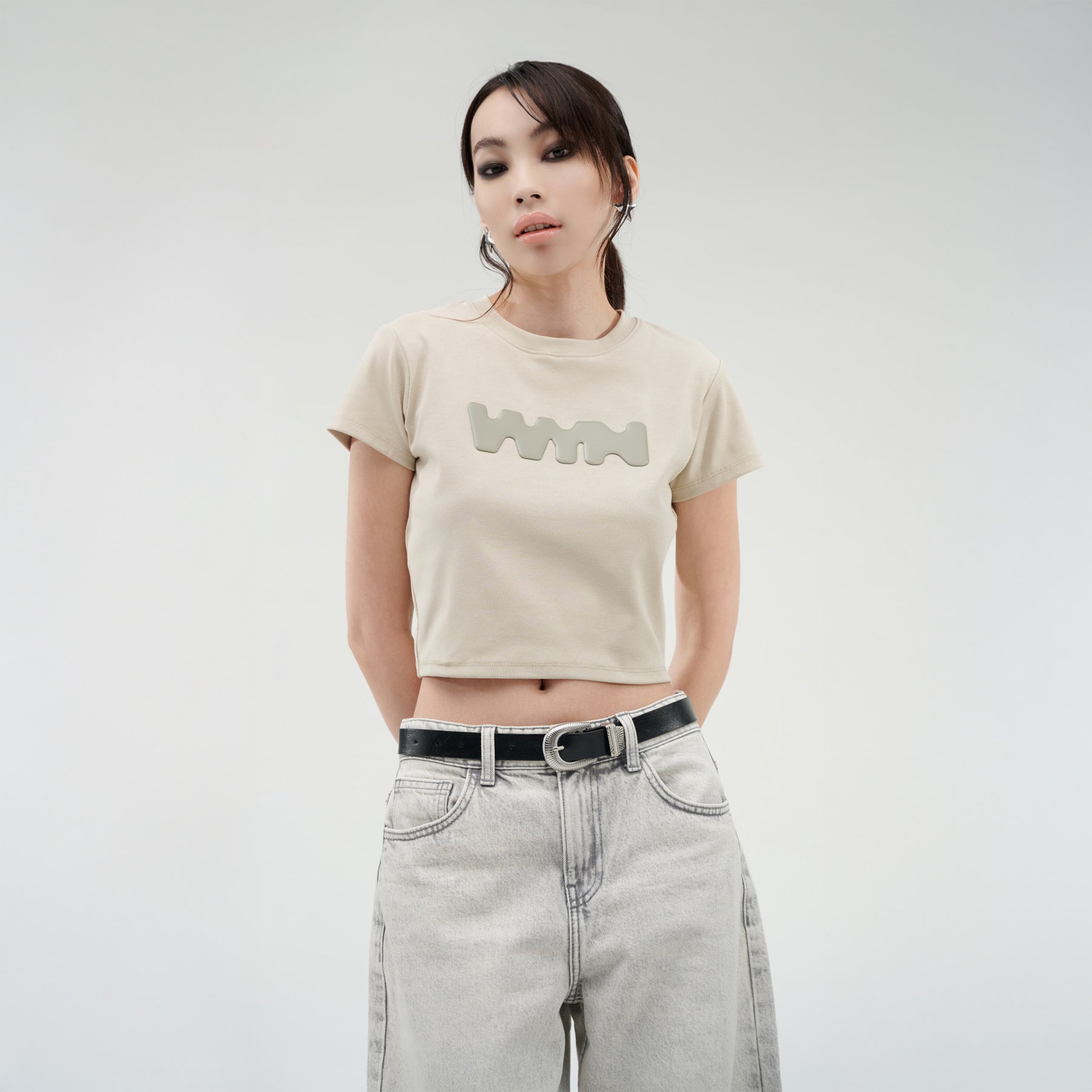 เสื้อยืดแขนสั้นสำหรับผู้หญิง ทรง BABY TEE