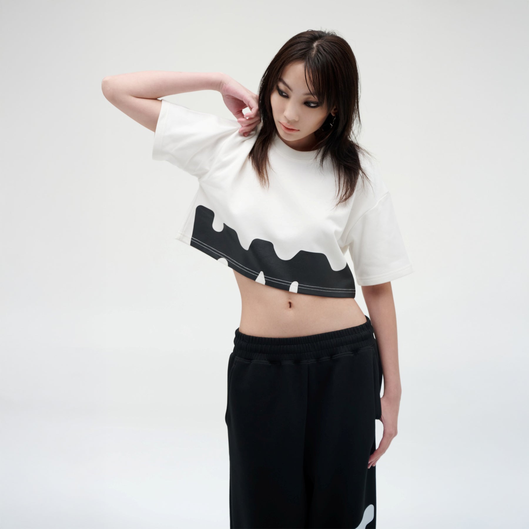 เสื้อยืดแขนสั้นผู้หญิง ทรงครอป คอกลม