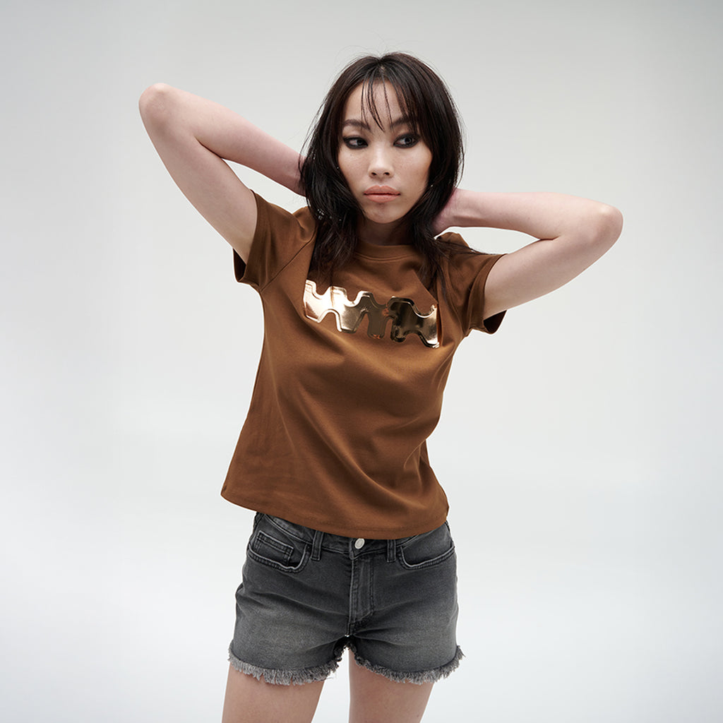 เสื้อยืดแขนสั้นผู้หญิง ทรงสลิม คอกลม