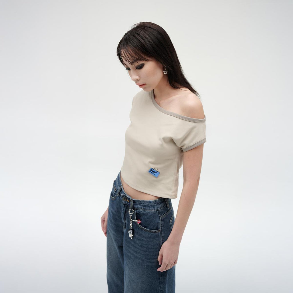 เสื้อยืดแขนสั้นผู้หญิง ทรงสลิม คอกลม